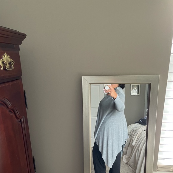 NWOT GRAY OPEN KNIT CARDIGAN - Picture 5 of 9